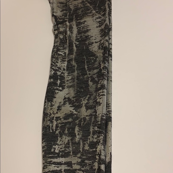 Lulu Lemon NWT High Rise Wunder Under Sz. 4 - Picture 3 of 3